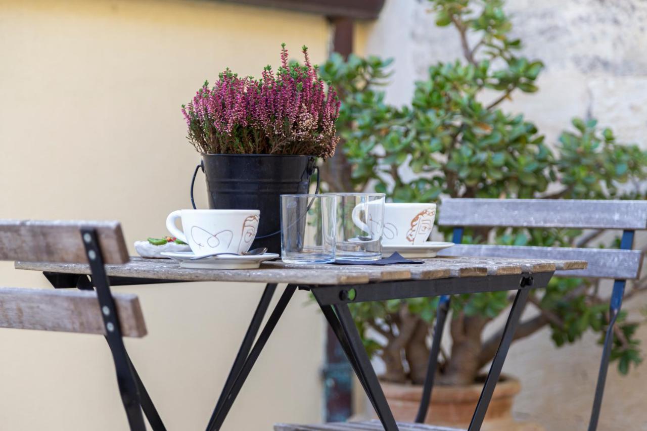 Bed and Breakfast Casa Mamma Elvira Lecce Zewnętrze zdjęcie