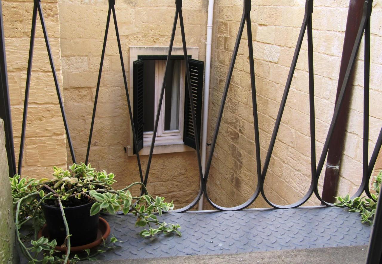Bed and Breakfast Casa Mamma Elvira Lecce Zewnętrze zdjęcie